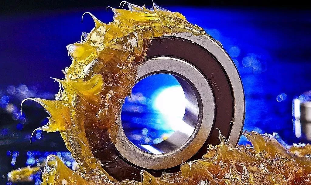 如何防止軸承潤滑脂添加過量呢？